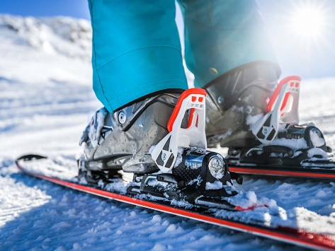 Skíðin og brettin í geymsluna Geymdu skíðadótið og brettadótið hjá okkur Geymslur.is